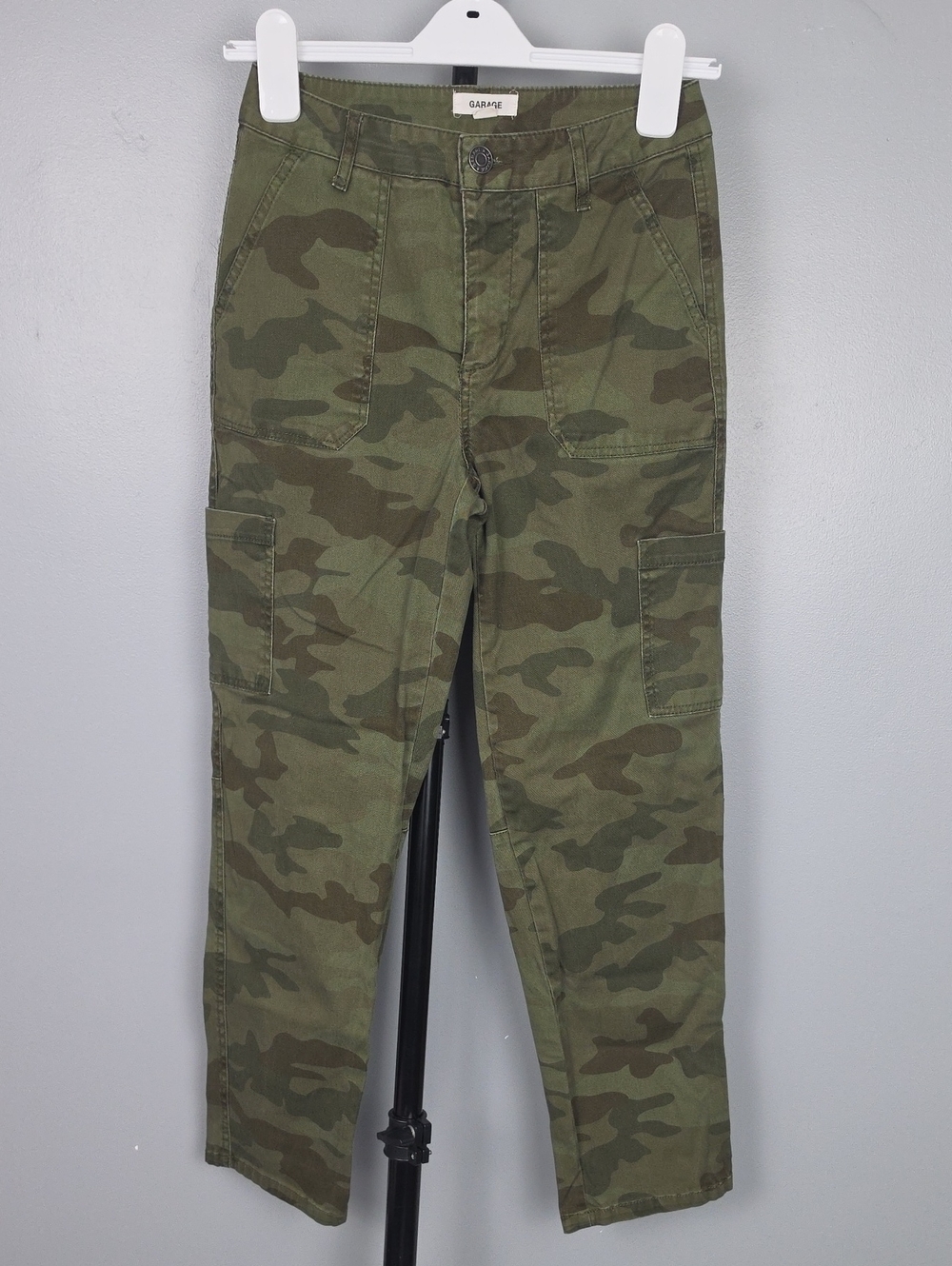 Garage Camo Cargo Utility Pants Size 01 (Very Good Condition)